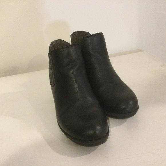 Euro Soft Black Wedge Booties - Picture 3 of 5
